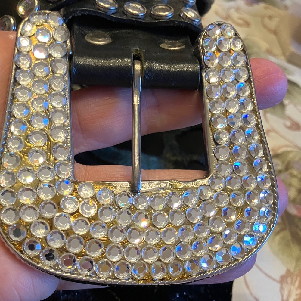 BLACK LEATHER STUDDED BELT BIG RHINESTONE BUCKLE ALL INTACT - Picture 8 of 8